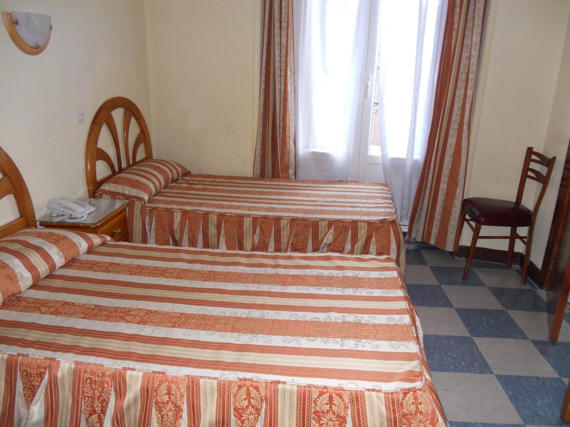 Hostal La Perla Asturiana — Foto 2