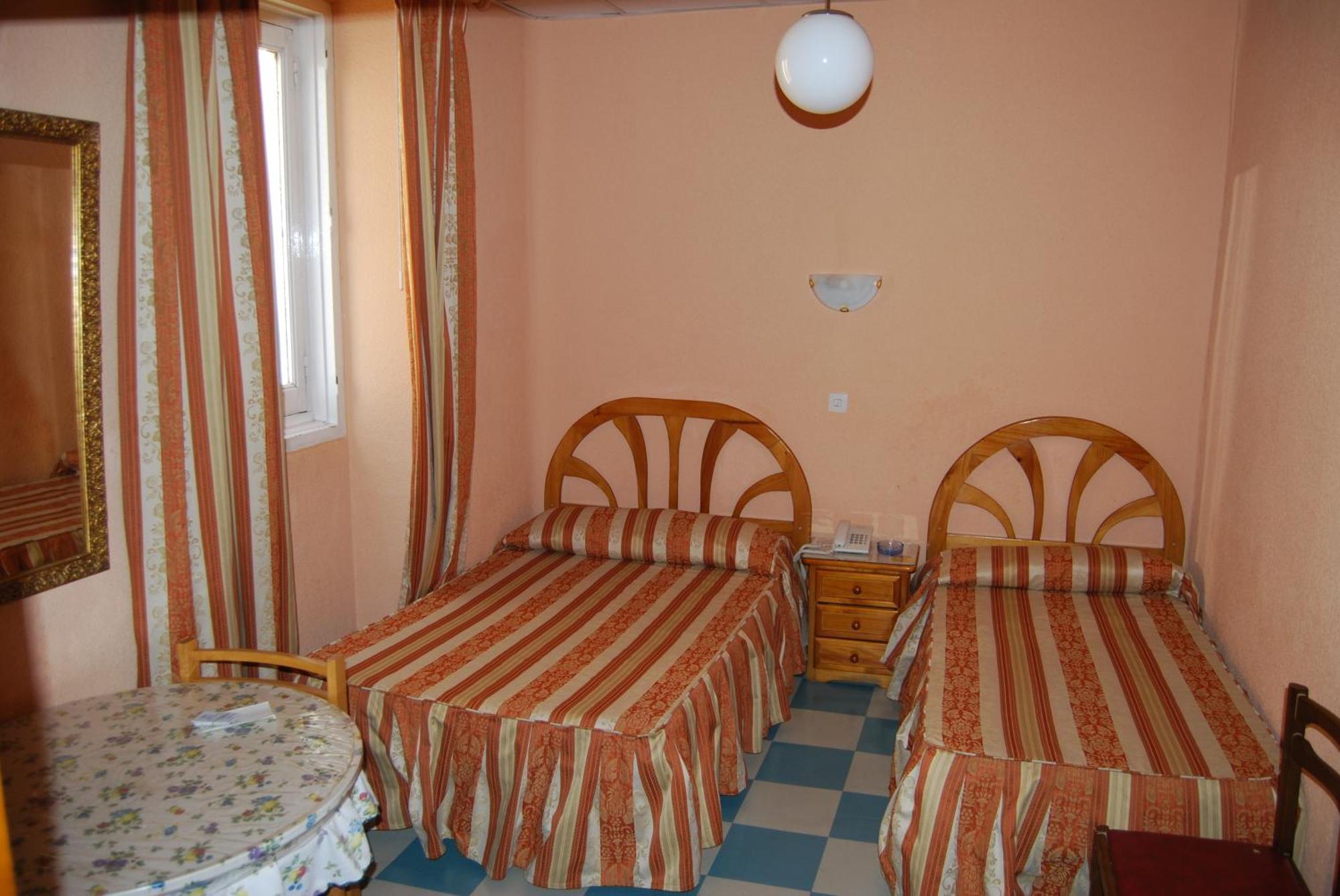 Hostal La Perla Asturiana — Foto 1